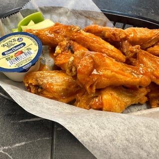 16" LARGE PIZZA W/ 1 TOPPING, 12 WINGS & 6 GARLIC KNOTS DEAL